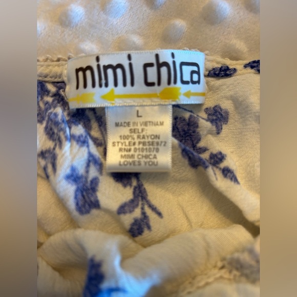 Mimi Chica Floral Romper with Pockets in Ivory with Blue Flowers Size Large - Picture 3 of 3